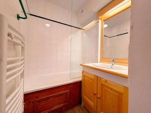 Appartement 2 pieces ski aux pieds avec balcon expose Sud-Ouest - FR-1-344-940 in Les Bruyeres