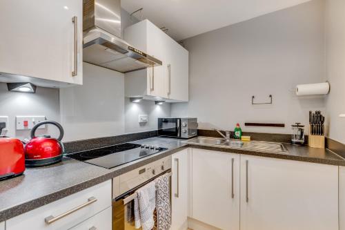 Spacious Luxury Service Apartment Stevenage Town Centre family or business