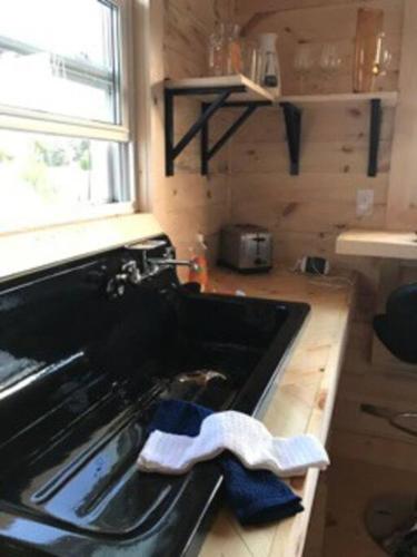 Steps to Lake on the Mountain - License ST-2020-0324 R1 in Glenora (ON)