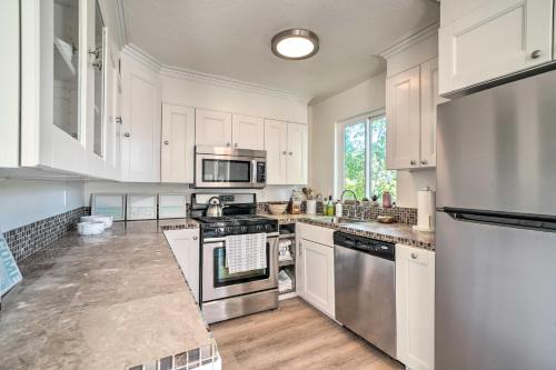Cozy Cali Condo, Walk To Summerland Beach! - Summerland, CA