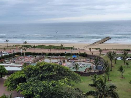Golden Sands North Beach — Hotel in Durban