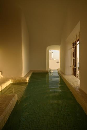 Nefeles Luxury Suites - image 14