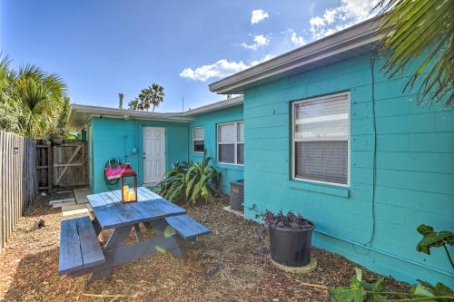 Cute and Cozy Florida Duplex Walk to Beaches! in Cocoa Beach, USA