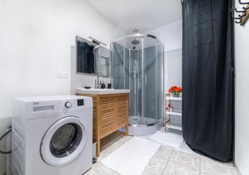 Fürdőszoba, Au cœur de joigny in Joigny