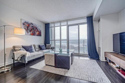 Downtown Toronto beautiful condominiums in central location
