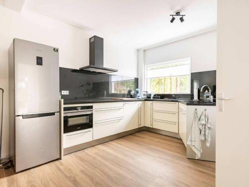  Charming holiday home in Poortugaal with garden in Poortugaal