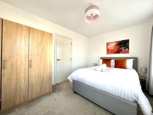 Lovely 4 doubled bedroomed townhouse in Bicester near to Bicester Village