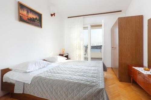 Apartments by the sea Rogoznica - 7558 - image 3