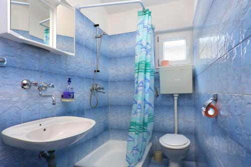 Apartments by the sea Rogoznica - 7558 - image 2