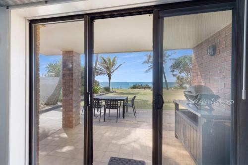 Horizons 1, Bargara (photo 6)