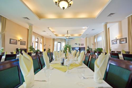 Hotel Kameralny - image 7