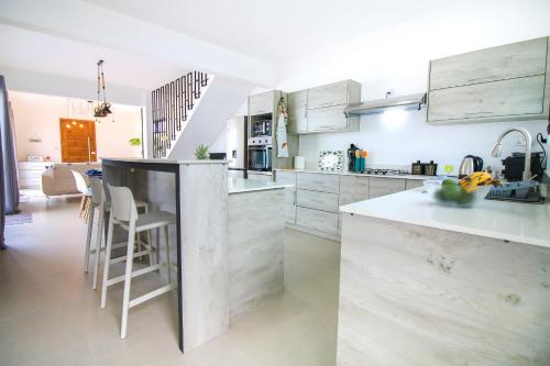 Villa Grain de café, 4 chambres piscine accès plage