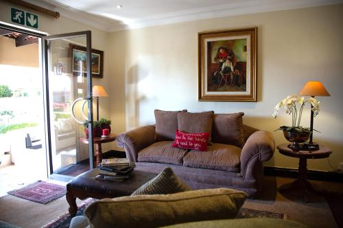 Standard Double Room image 3