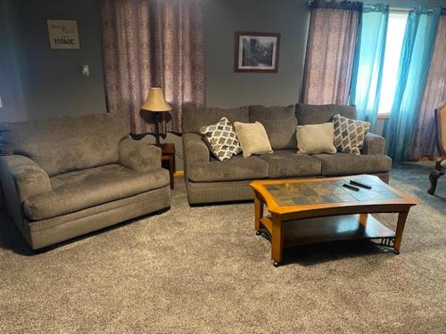 Lodge 545 Complete Large brick house fully furnished detail