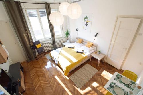 One-Bedroom Apartment image 7
