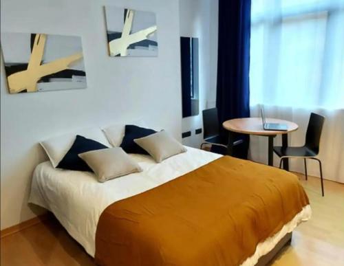 H2M Andres Perez Loft Ideally for Working - Central but Quiet and High Speed WIFI - Centro Histórico