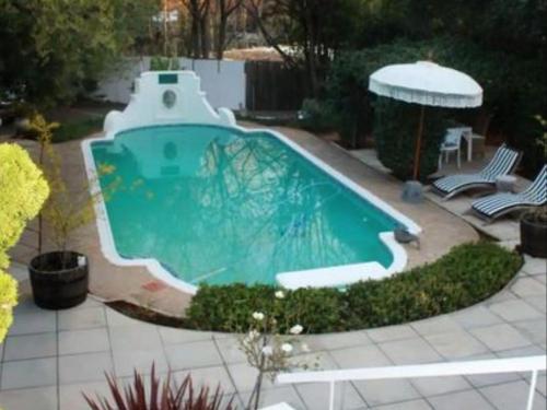 Swimming pool, La Belle Guest House in Baysvalley