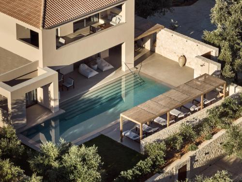 3 bedrooms, 6 beds
