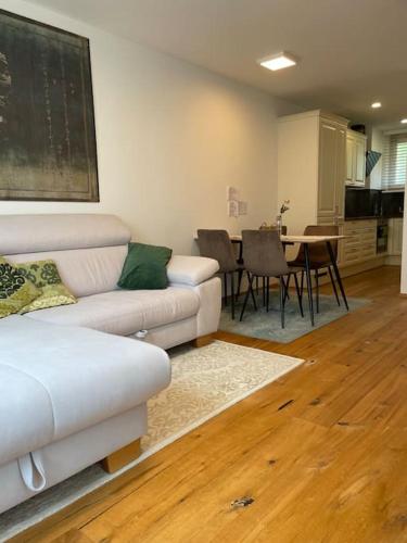  Appartement Seenähe mit gratis Tiefgaragenplatz in Seewalchen