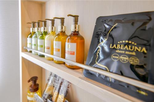 Bathroom, Hotel BaliBali 伊勢佐木 in Fujidana