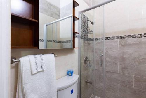 Loft - Sleeps 4 - Parking - Balcony, Kingston (foto 5)