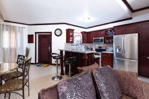 Loft - Sleeps 4 - Parking - Balcony, Kingston (foto 10)