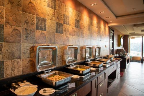 Food and beverages, WESTERN VALLEY RESORTS in Lovedale