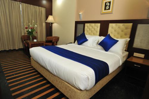 2 twin beds