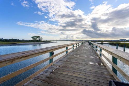 Sea Mystique Murrells Inlet a Ramada by Wyndham - main image