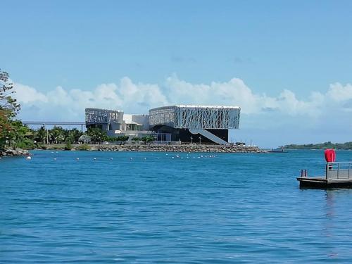 Nabij attractie, LaPetite Maison, Maison spacieuse & calme avec parking, proche plages Sainte-Rose in Sainte Rose
