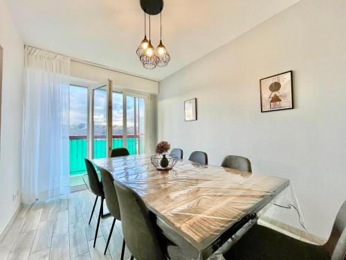 Colmar - La Cigogne - Balcon - Vue Dégagée - Netflix - Wifi Fibre - Parking gratuit - Quartier populaire, Кольмар (фото 7)