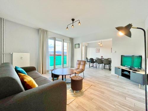Colmar - La Cigogne - Balcon - Vue Dégagée - Netflix - Wifi Fibre - Parking gratuit - Quartier populaire, Кольмар