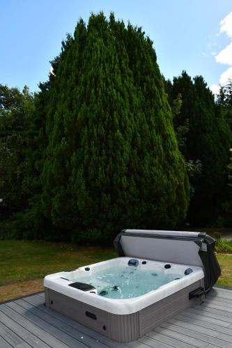 Hot tub, Opulent, relaxing home with Hot Tub in Fochabers