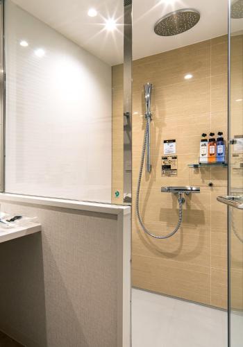 room detail thumbnail 2