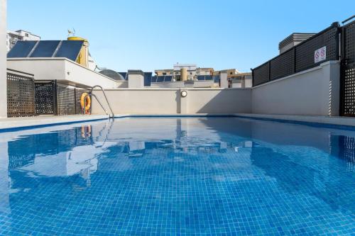 -MalagaSunApts- Modern CityCentre Pool&Parking, Малага
