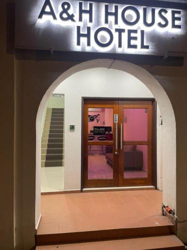 A&H HOUSE HOTEL
