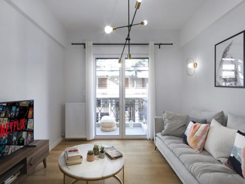 FRESH, NEW & READY FOR YOU! RNVTD APT IN KOUKAKI!, Atene