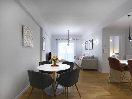FRESH NEW & READY FOR YOU! RNVTD APT IN KOUKAKI! - image 5