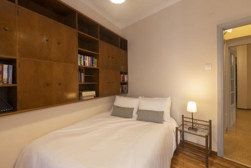 Prime Location 2 BR APT next to the Acropolis - Tap to explore photos