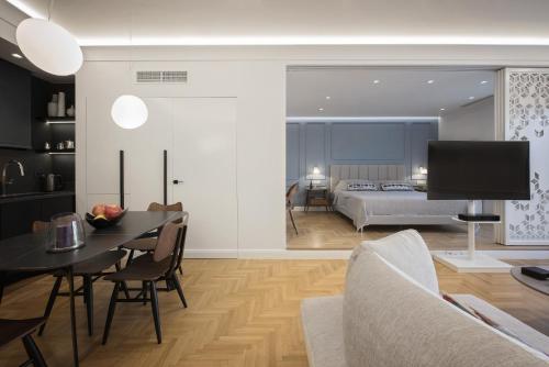 Chic central Athens apartment at Mavilli Sq., Atény (fotografie 10)