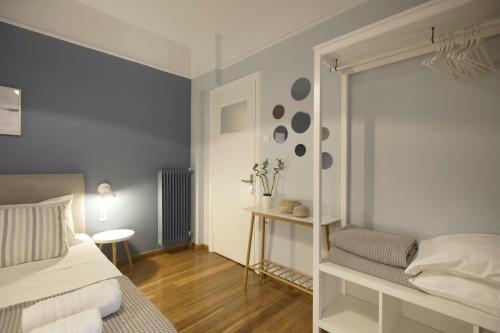 Apollonos Amalia one bedroom - Tap to explore photos