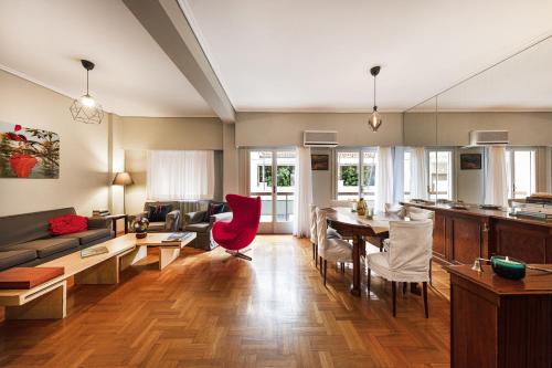 Spacious 3 Bedroom apt near Acropolis museum - image 2