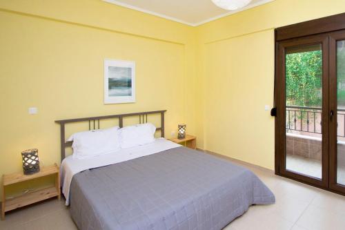  Beachfront Villa Posidi in Kalandra