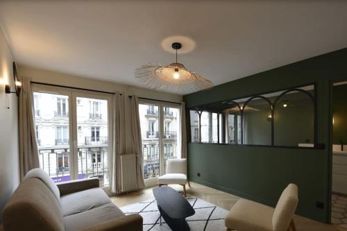 Recently renovated 3BD next to Invalides! -