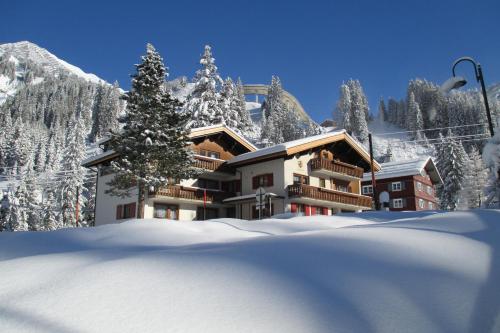  Apartments Bischof, Pension in Schröcken