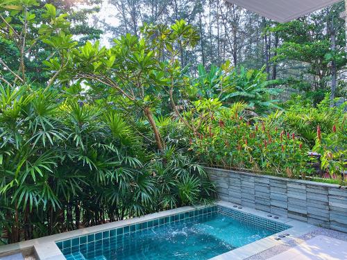 Beachfront 2br home with private jacuzzi pool on stunning Naithon beach 3 photo 3