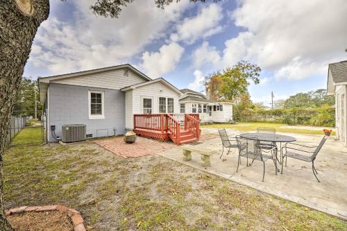 Charming Beaufort Getaway Walk to the Waterfront!