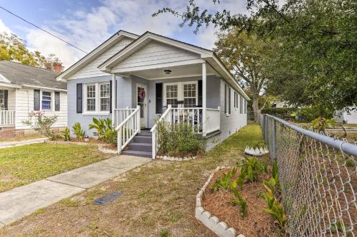 Charming Beaufort Getaway Walk to the Waterfront!