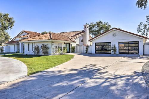 Upscale Glendale Casita with Pool and Hot Tub!