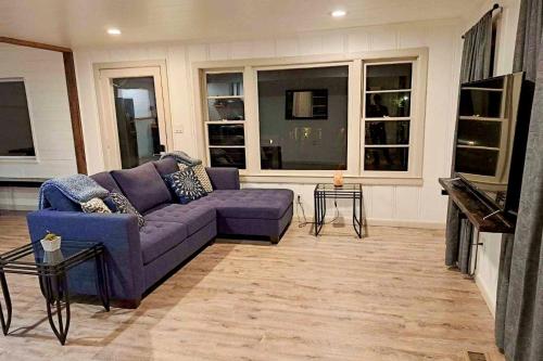 Stunning Lake View Home 22 Mi to Nashville! - image 4